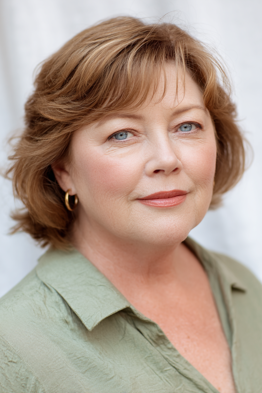 Chic Layered Textured Cut with Face-Framing Layers