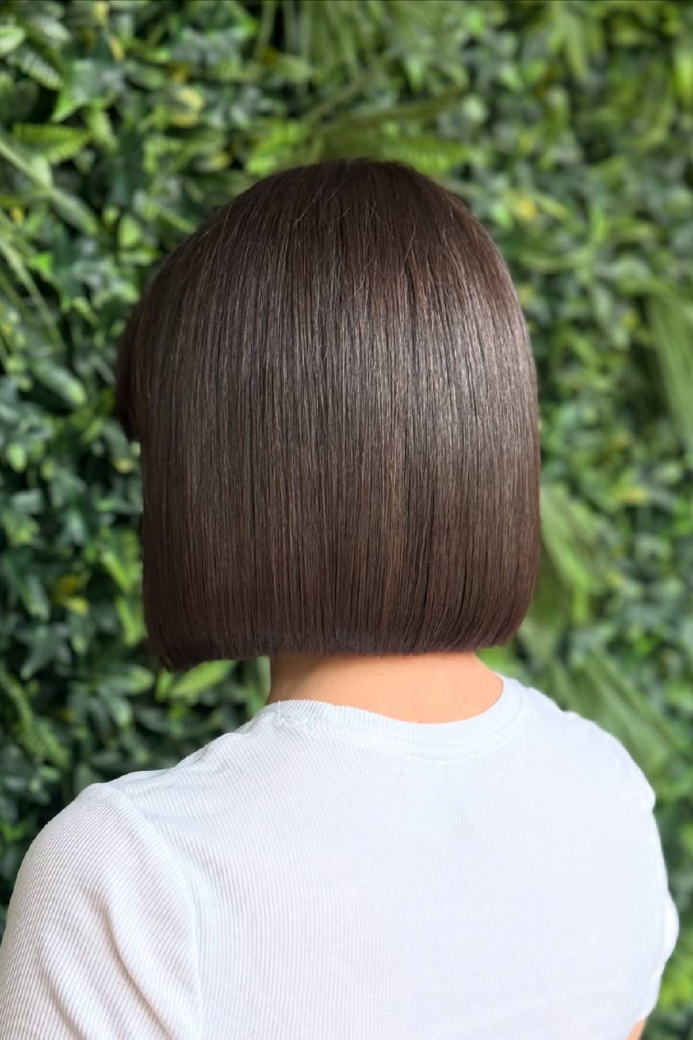 Glossy Straight Classic Bob with Precise Ends