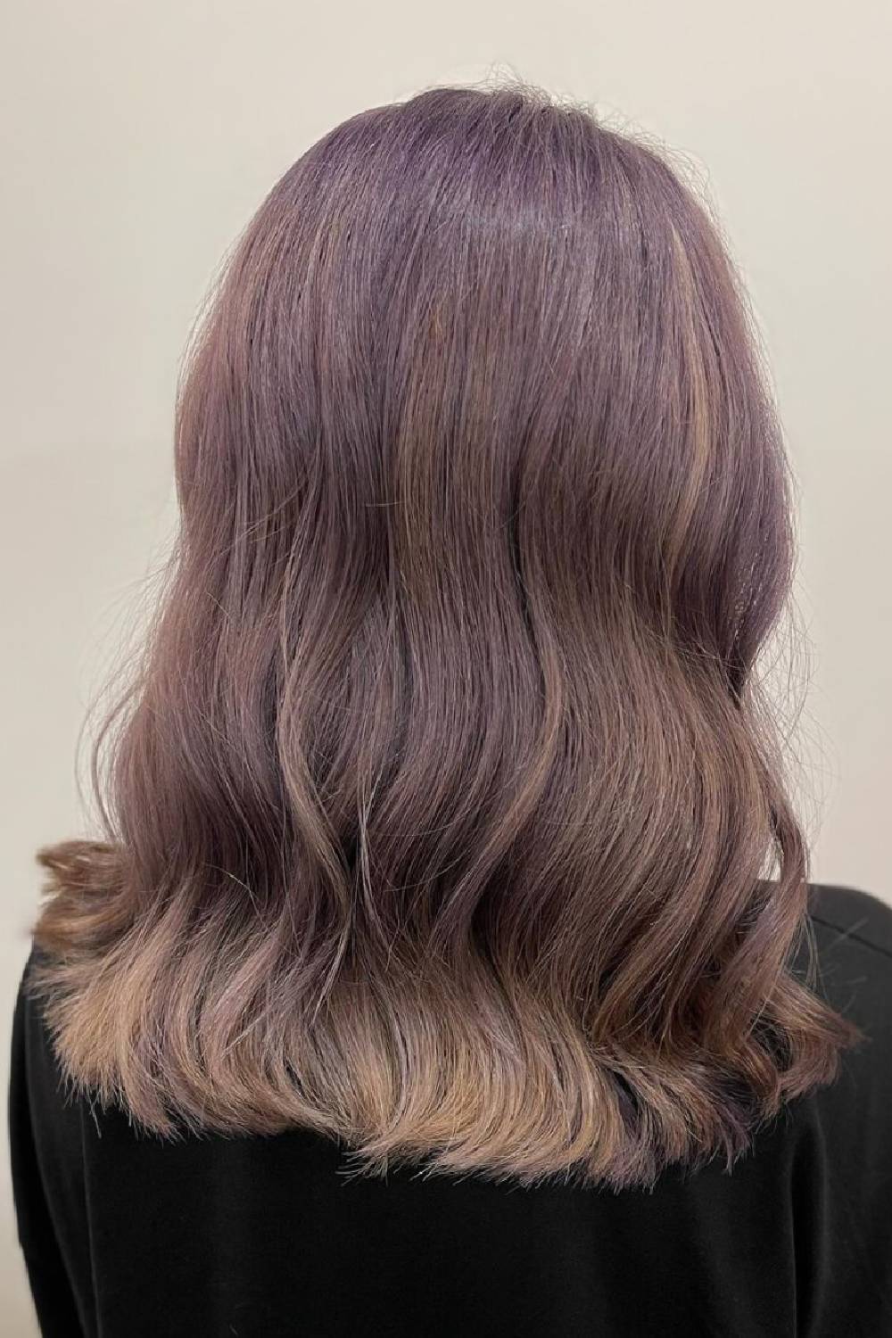 Soft Lavender Waves with Subtle Beige Undertones