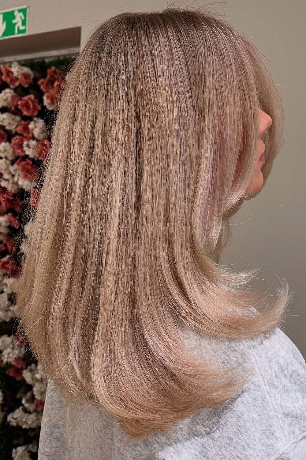 Softly Layered Long Hair with Subtle Blonde Highlights