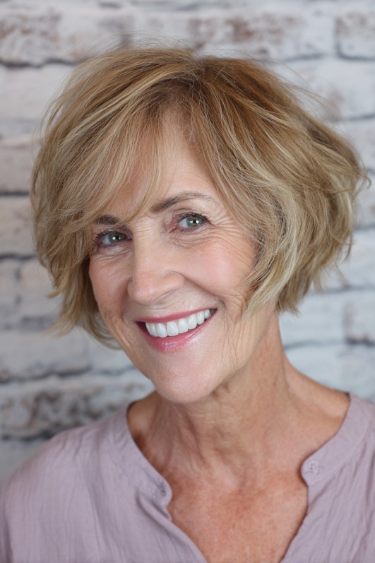 Chic Textured Bob with Subtle Waves