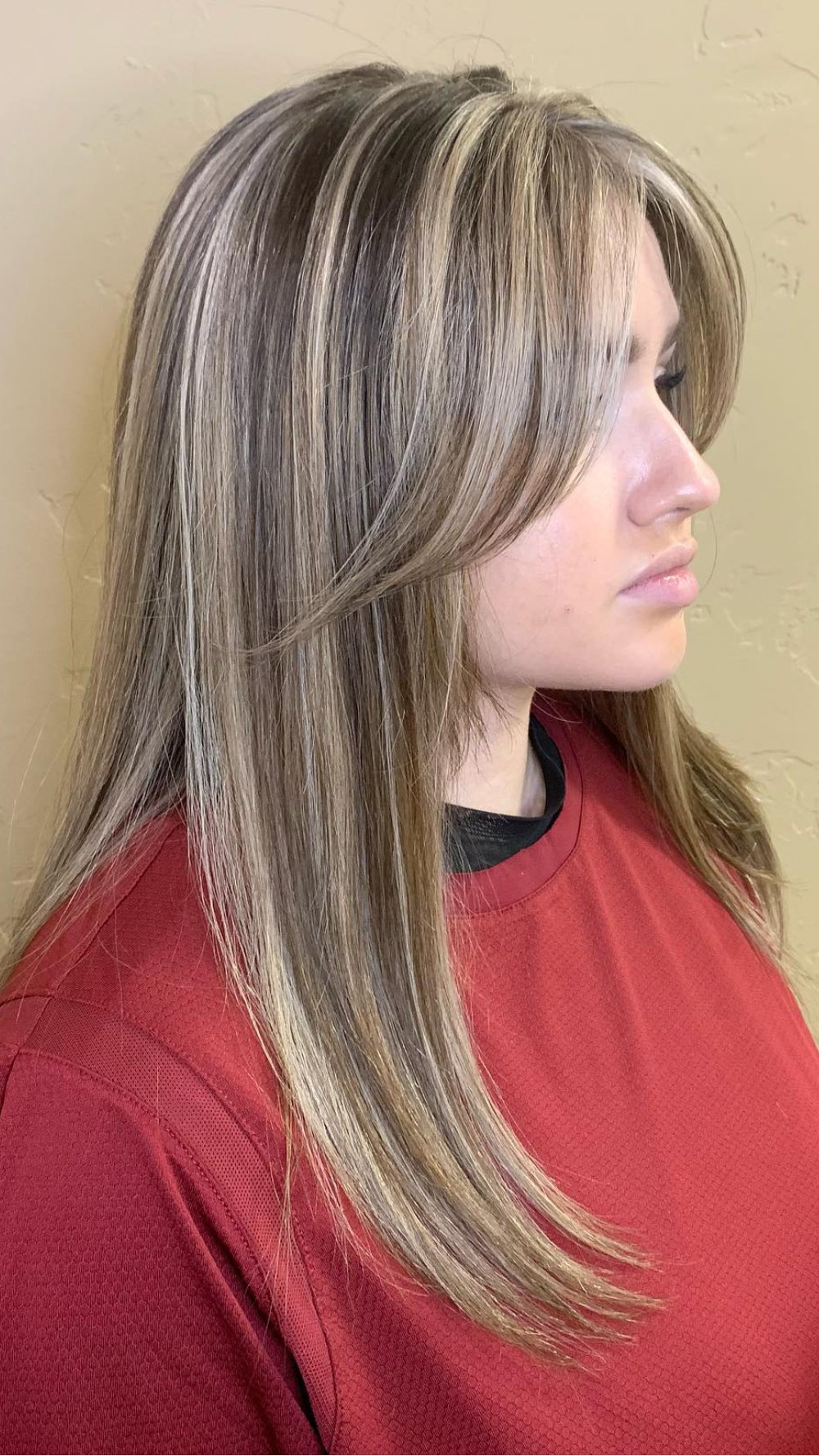 Radiant Long Layered Hair with Bold Chunky Highlights