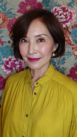 Chic Layered Side-Parted Bob for Fine Hair