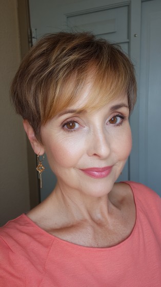 Chic Textured Pixie Cut with Subtle Highlights