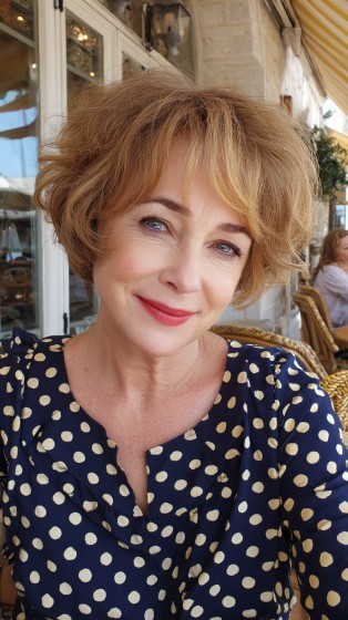 Chic Textured Shaggy Bob with Soft Volume