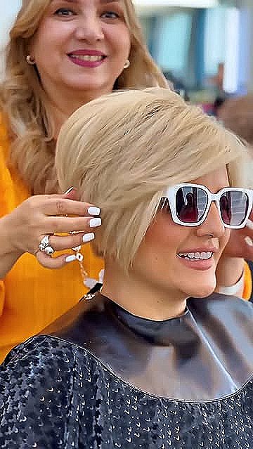 Stylish Blonde Bob with Side Part