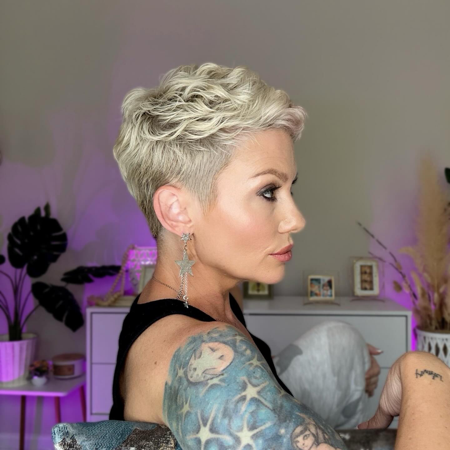 Stylish Textured Platinum Pixie Cut