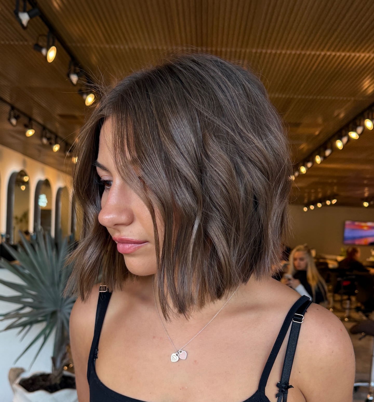 Textured Lob with Subtle Waves and Rich Chocolate Undertones