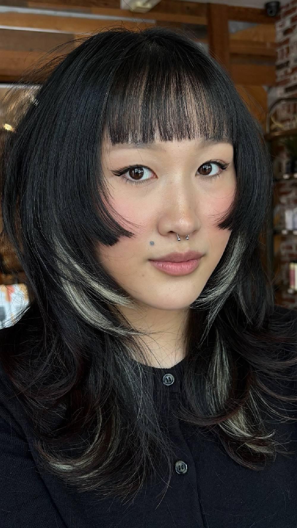 Chic Hime Cut with Subtle Face-Framing Highlights