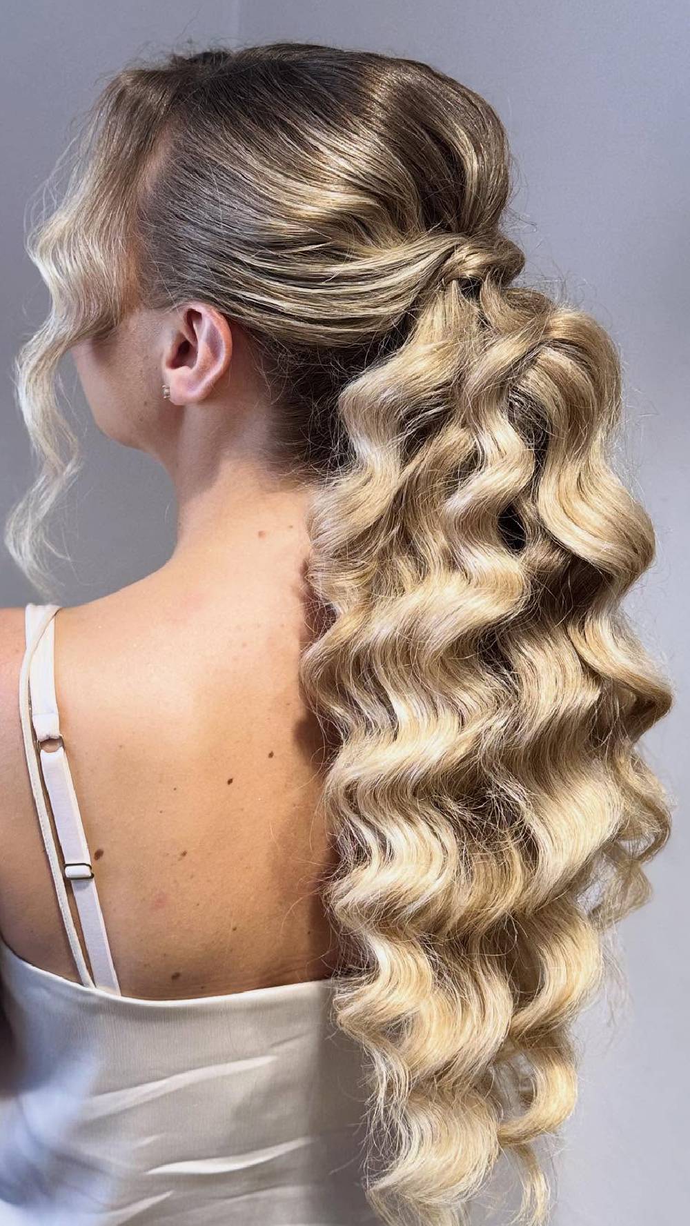 Elegant Long Hair with Defined Waves