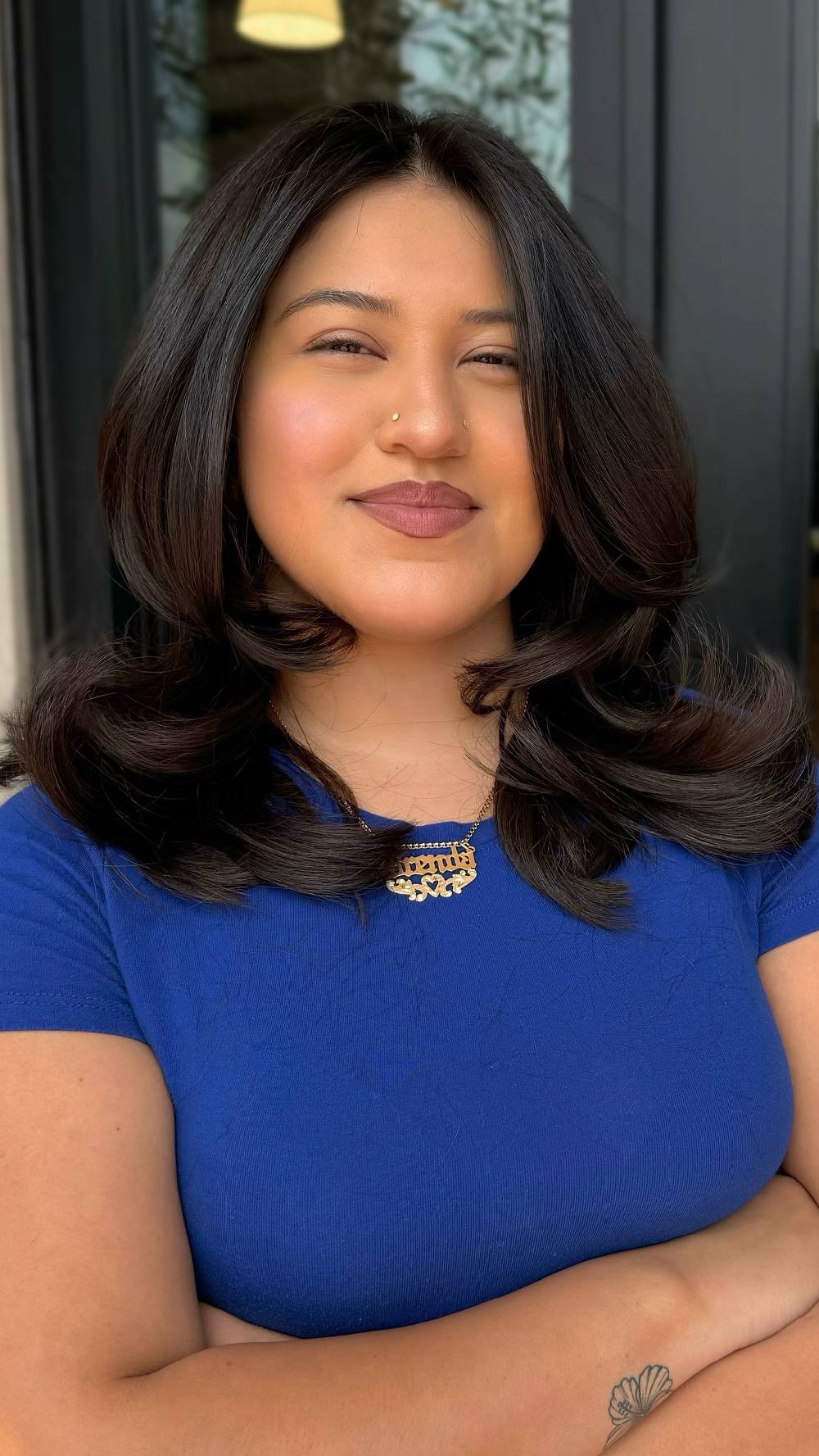 Modern Shoulder-Length Soft Layers with Natural Movement