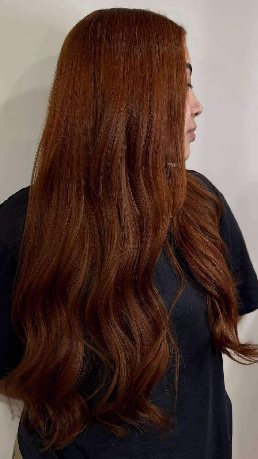 Rich Auburn Long Waves with Soft Movement