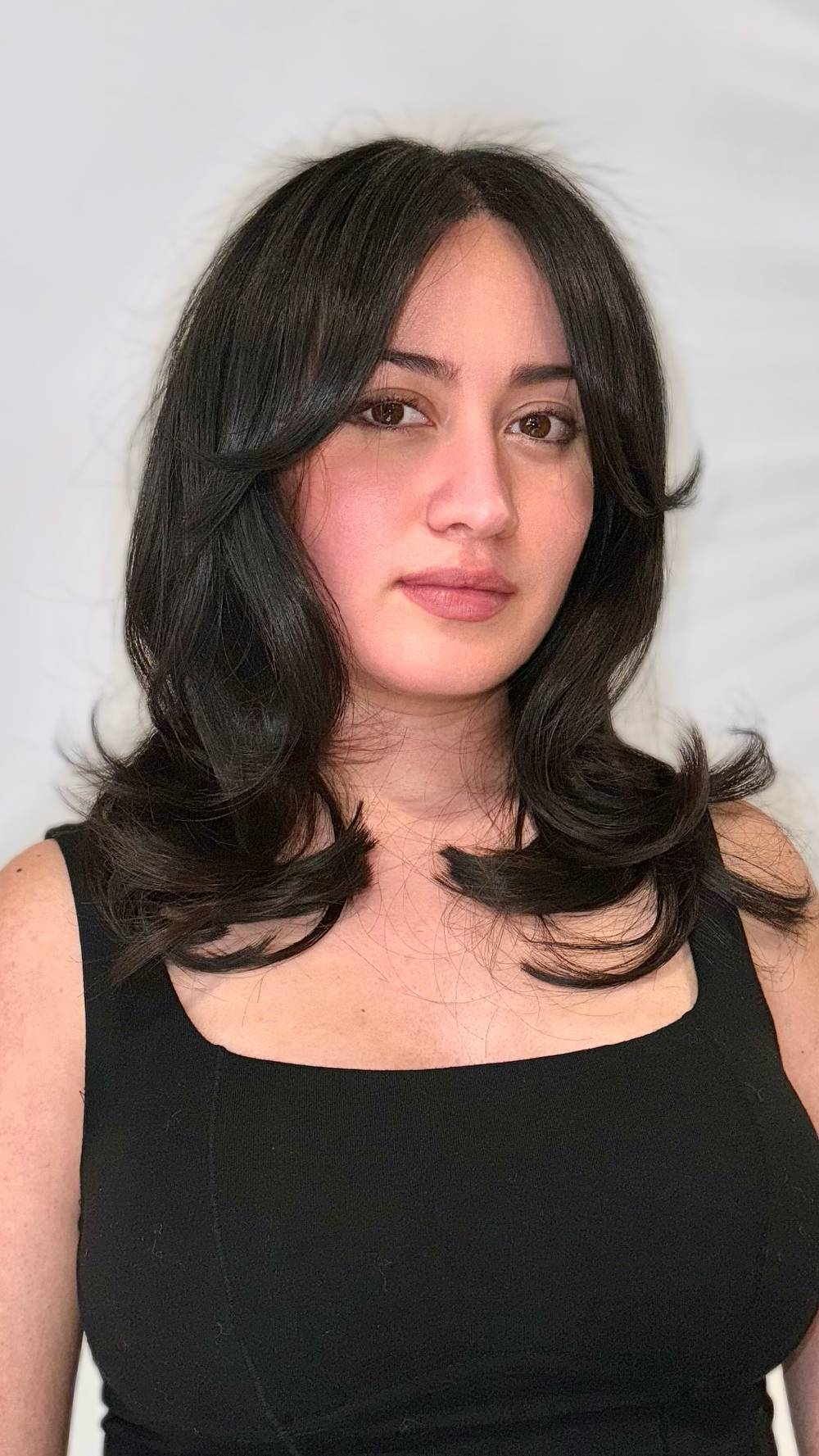 Modern Layered Cut with Soft Waves