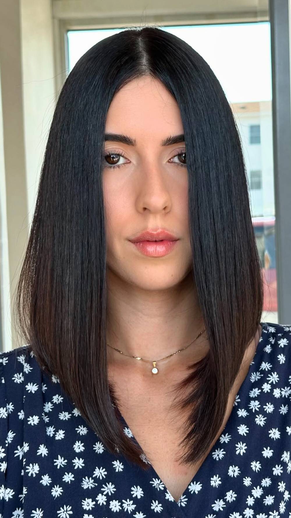 Sleek Mid-Length Blunt Cut with Subtle Side Layers