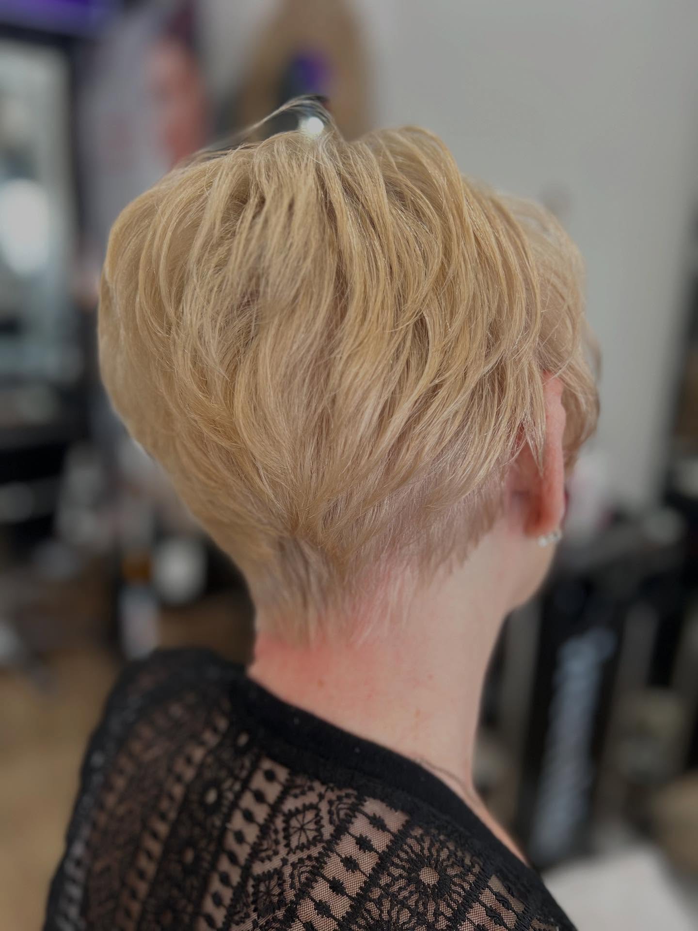 Elegant Textured Blonde Bob with Soft Layers