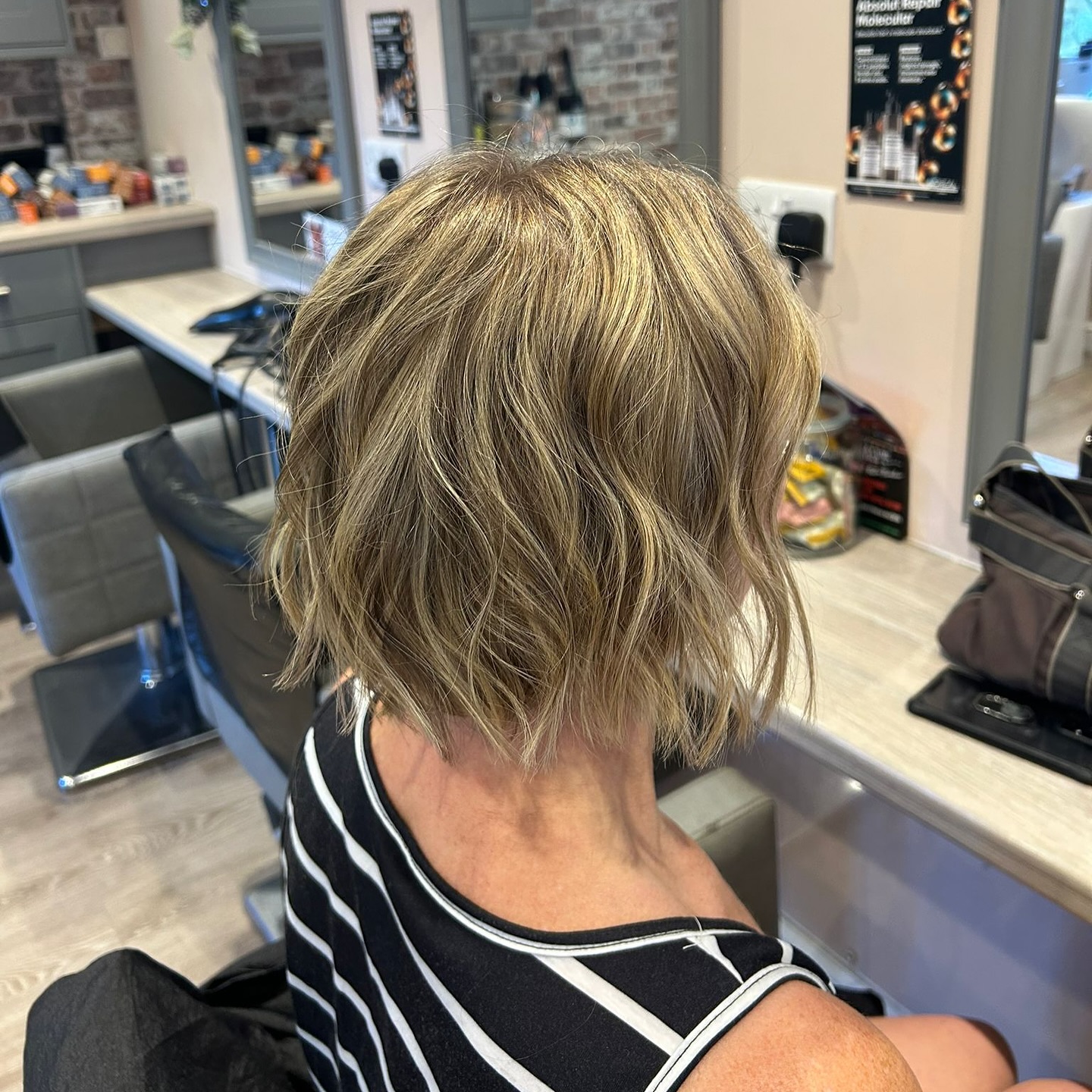 Wavy Textured Bob with Subtle Highlights