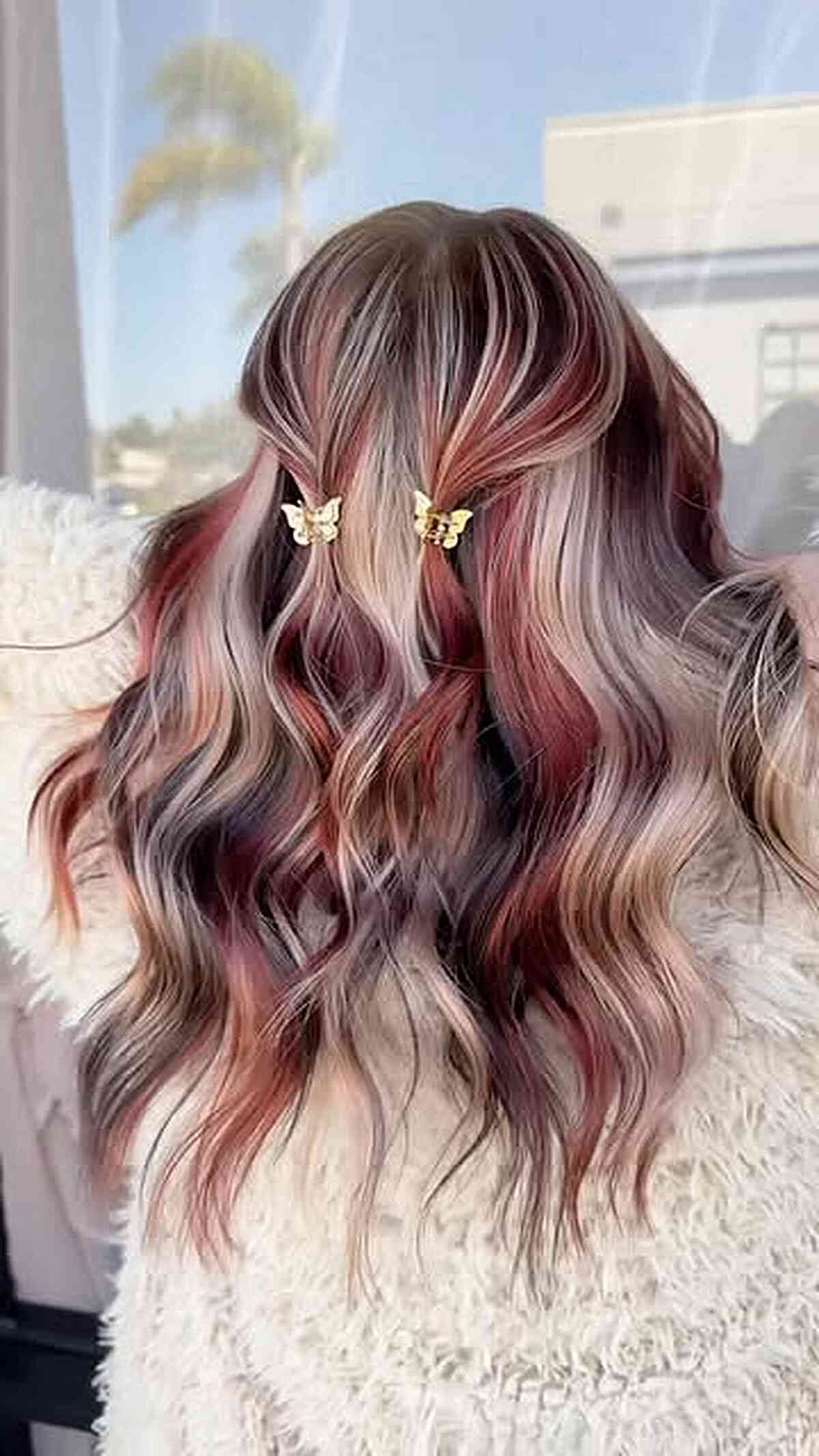 Multi-Toned Calico Hairstyle with Soft Waves