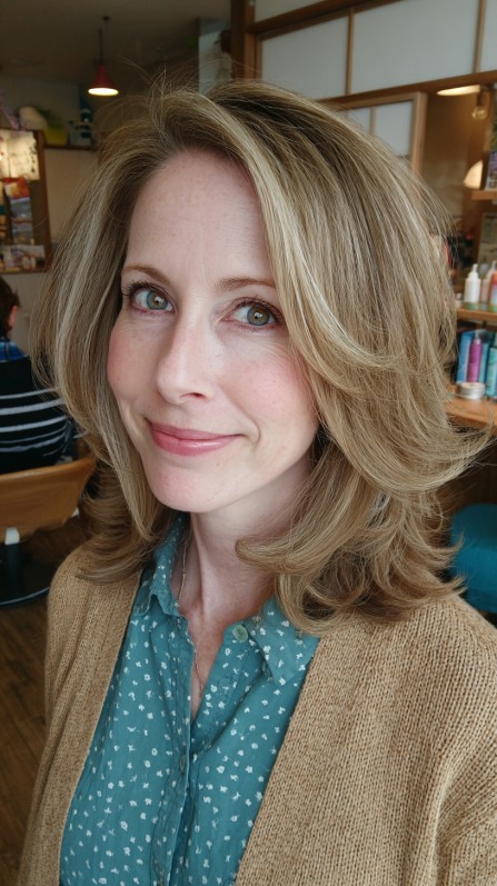 Elegant Mid-Length Layered Cut for Ageless Style