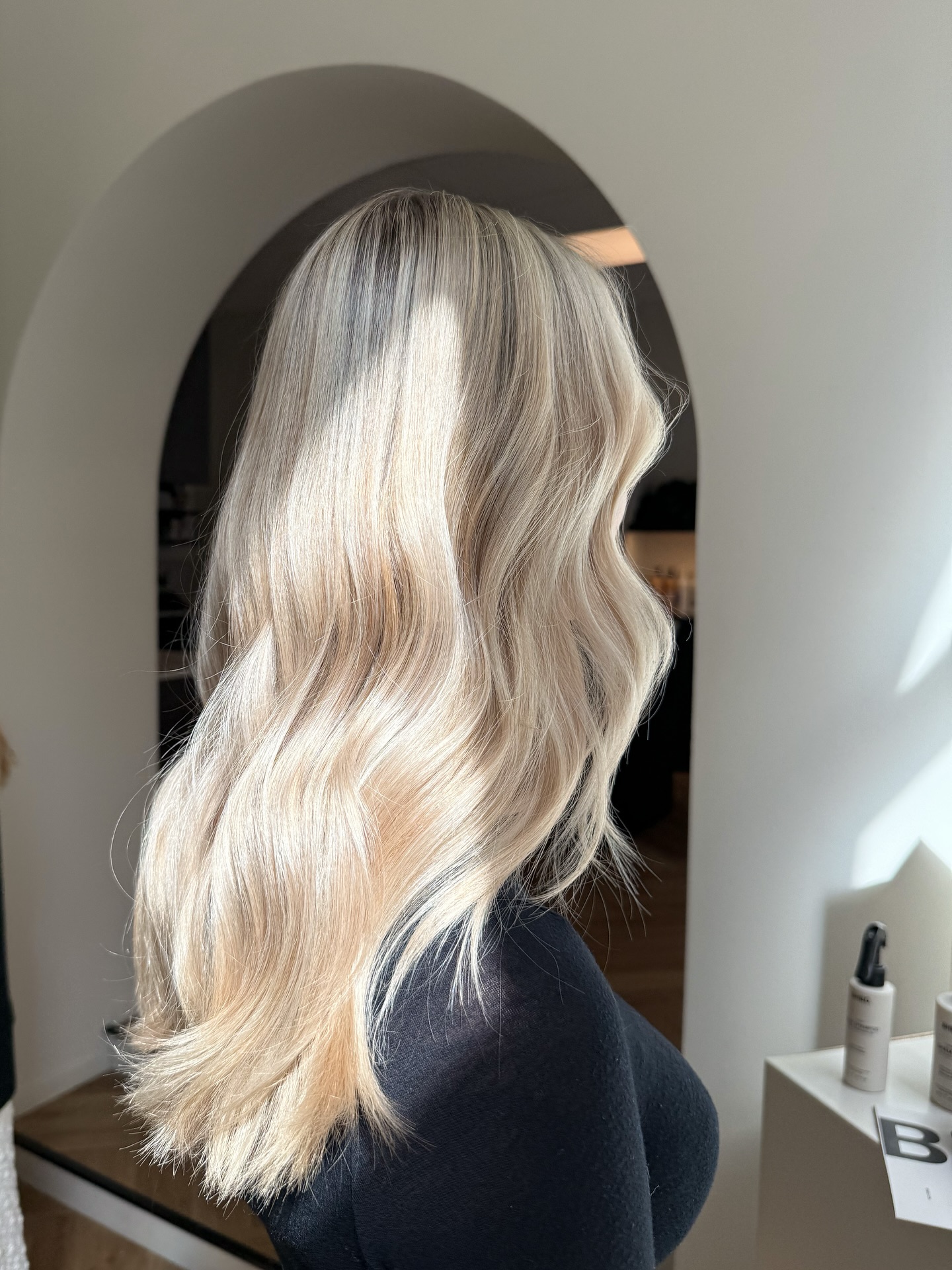 Gleaming Silver-Ash Cascade with Soft Waves
