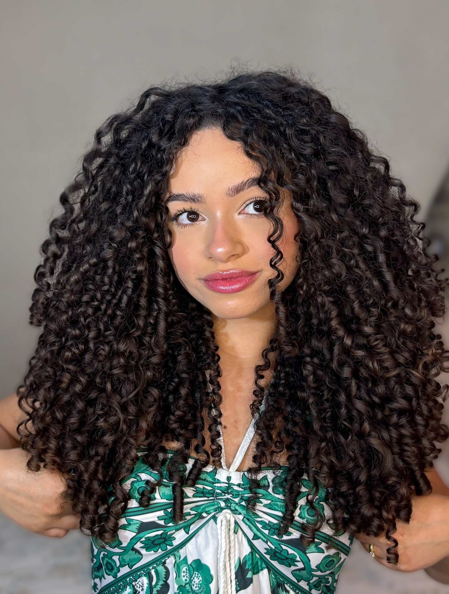 Luxuriant Dark Coiled Cascades