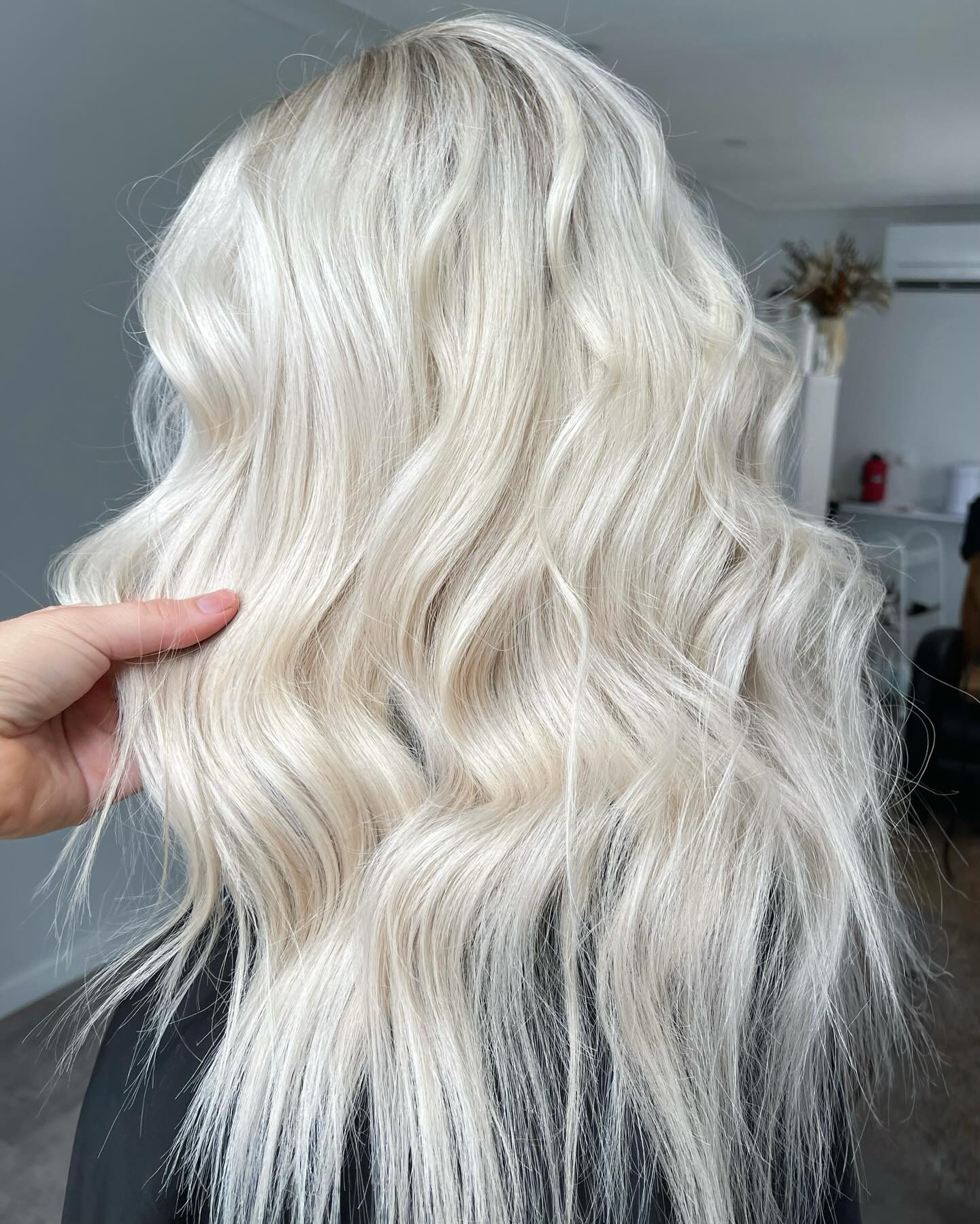Platinum Blonde Waves with Soft Dimension