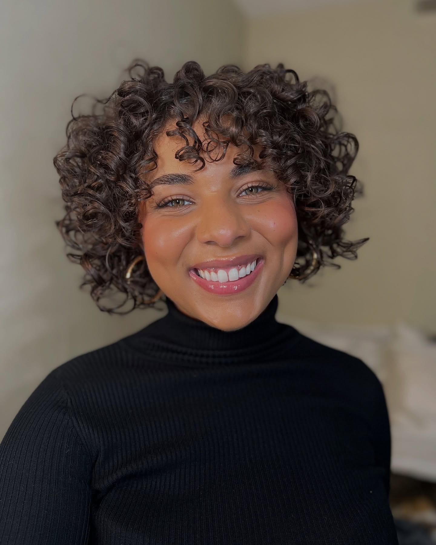 Youthful Bouncy Shoulder-Length Curls