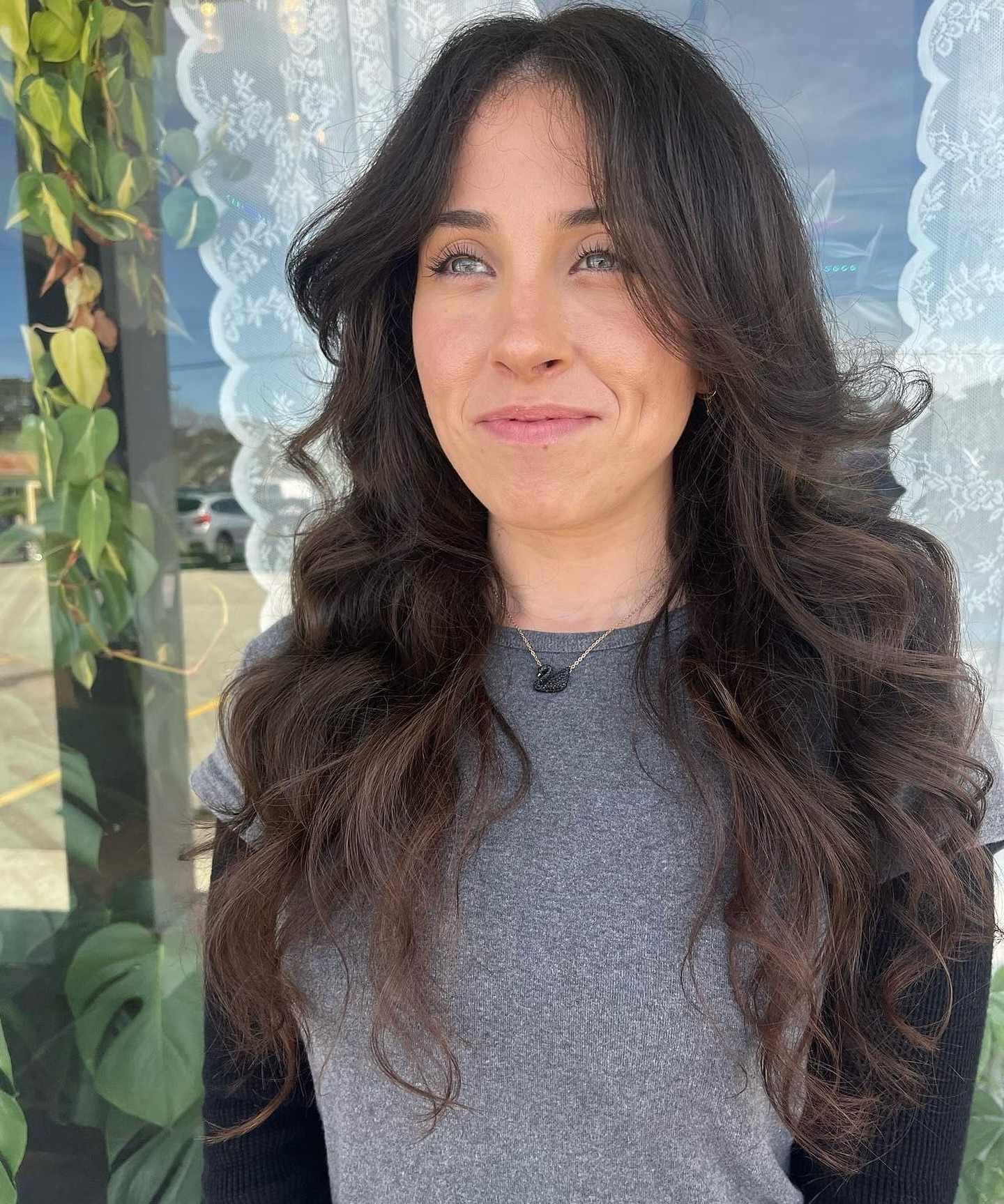 Dynamic Long Wavy Shag with Soft Volume