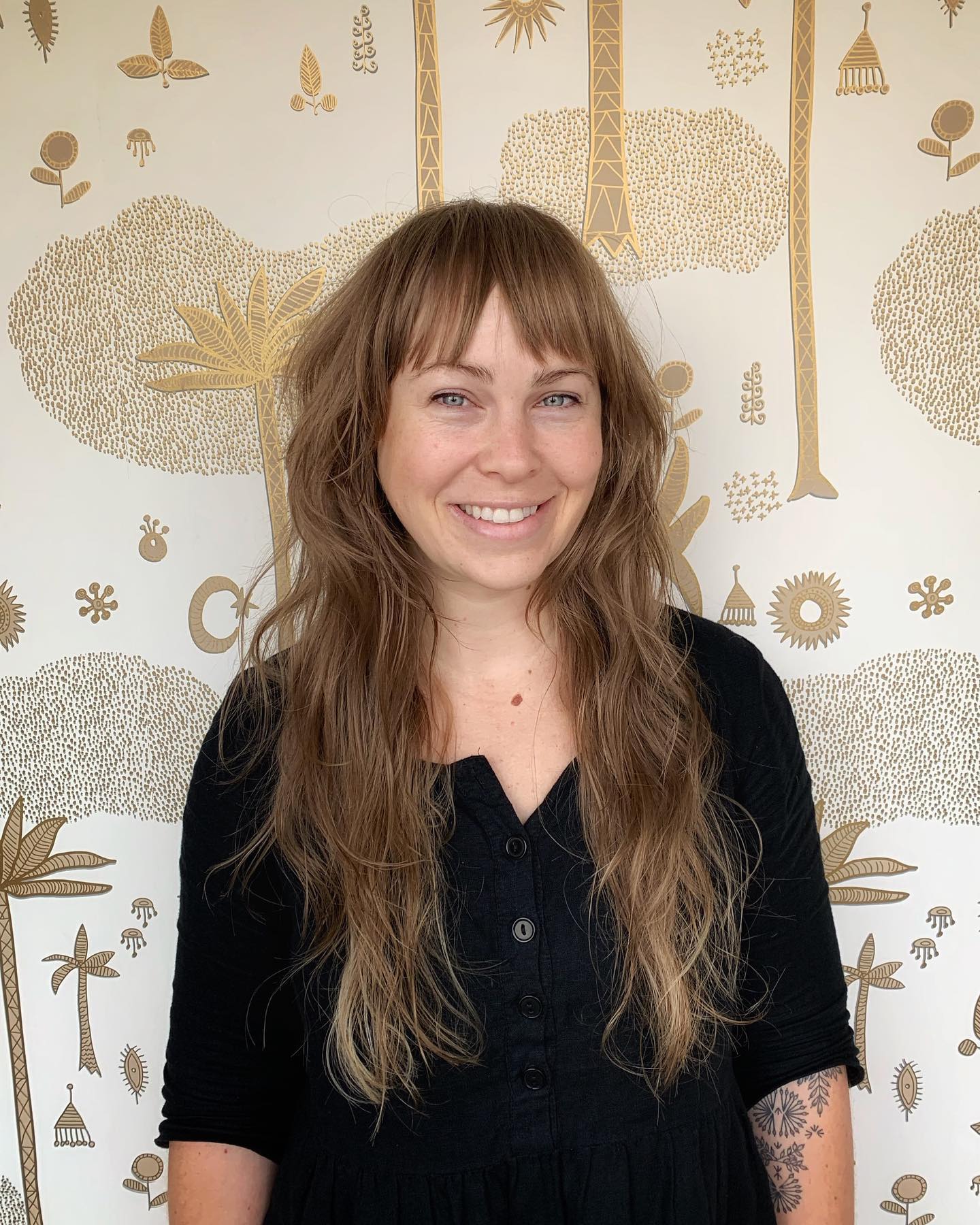 Effortlessly Chic Long Wavy Shag with Subtle Textured Layers