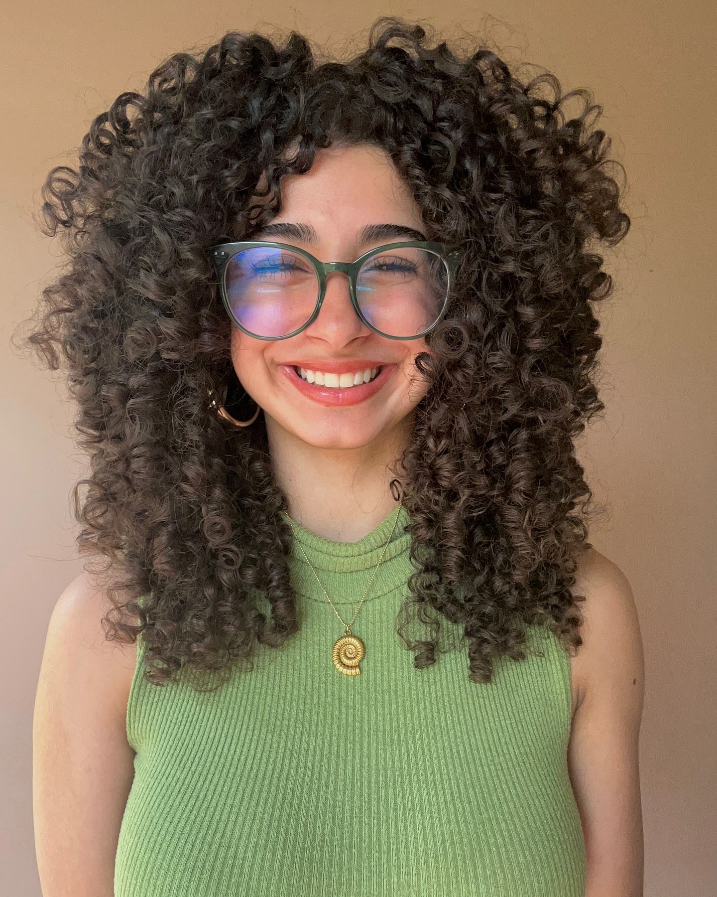 Dynamic Curly Face-Framing Layers