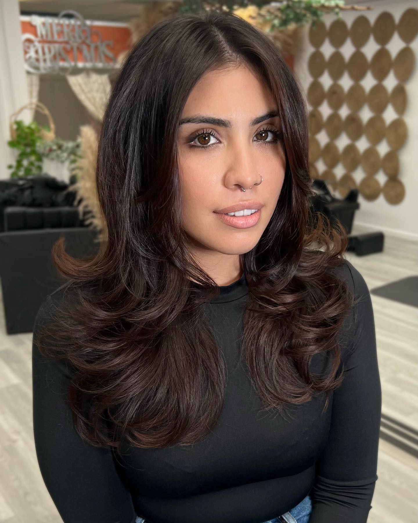 Glossy Chestnut Layers with Face-Framing Highlights