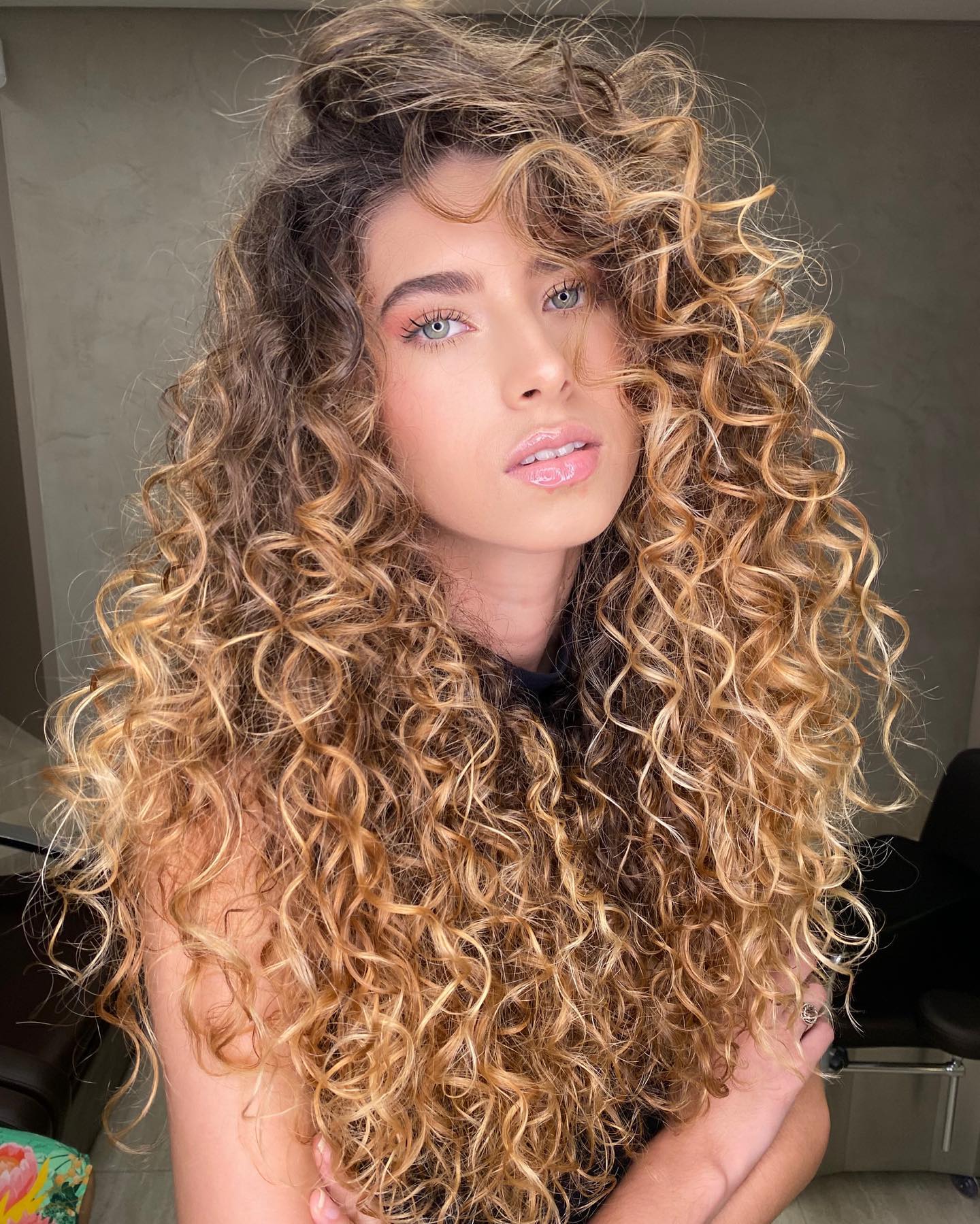 Golden Siren Waves with Natural Voluminous Texture