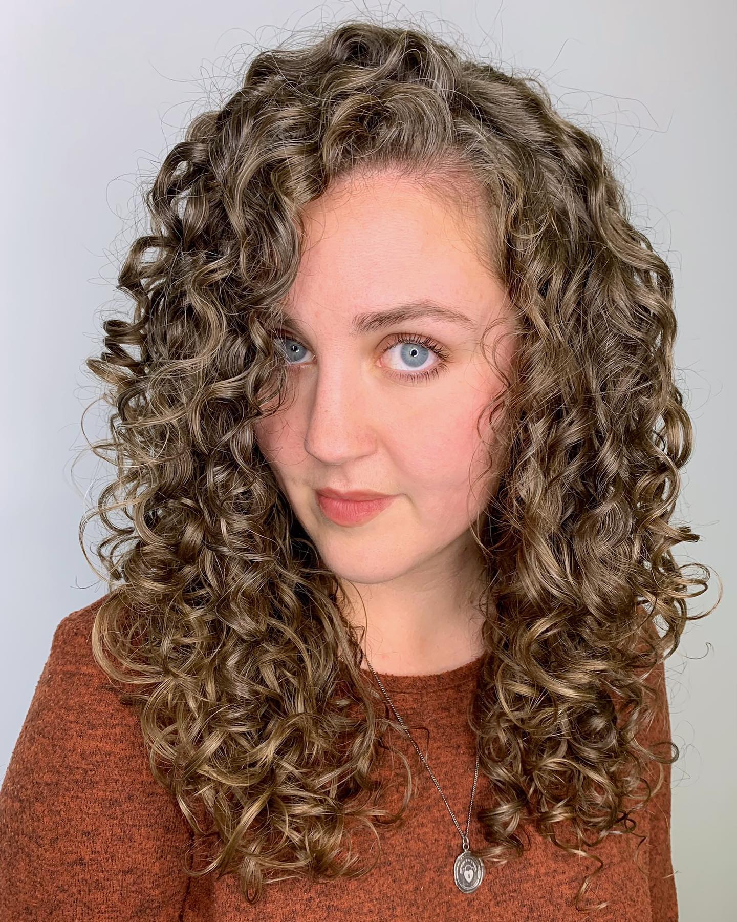 Sunkissed Caramel Swirls with Defined Curls