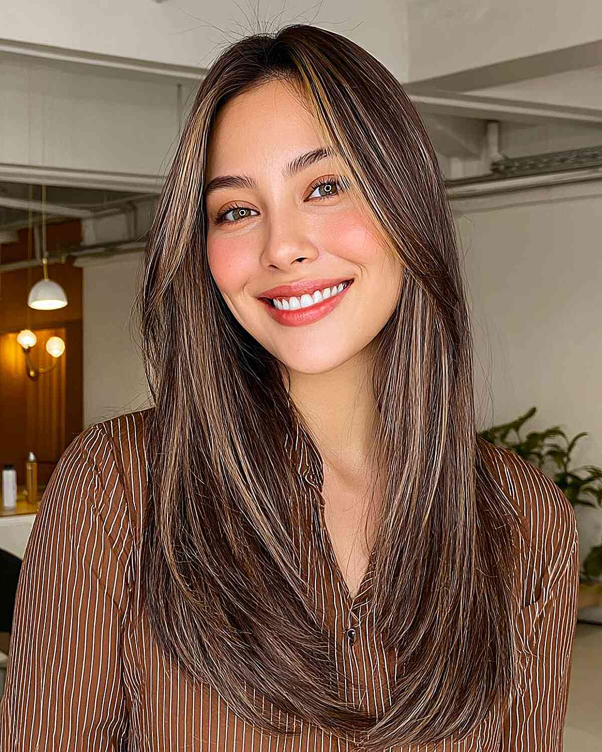 Long Layered Haircut with Subtle Highlights