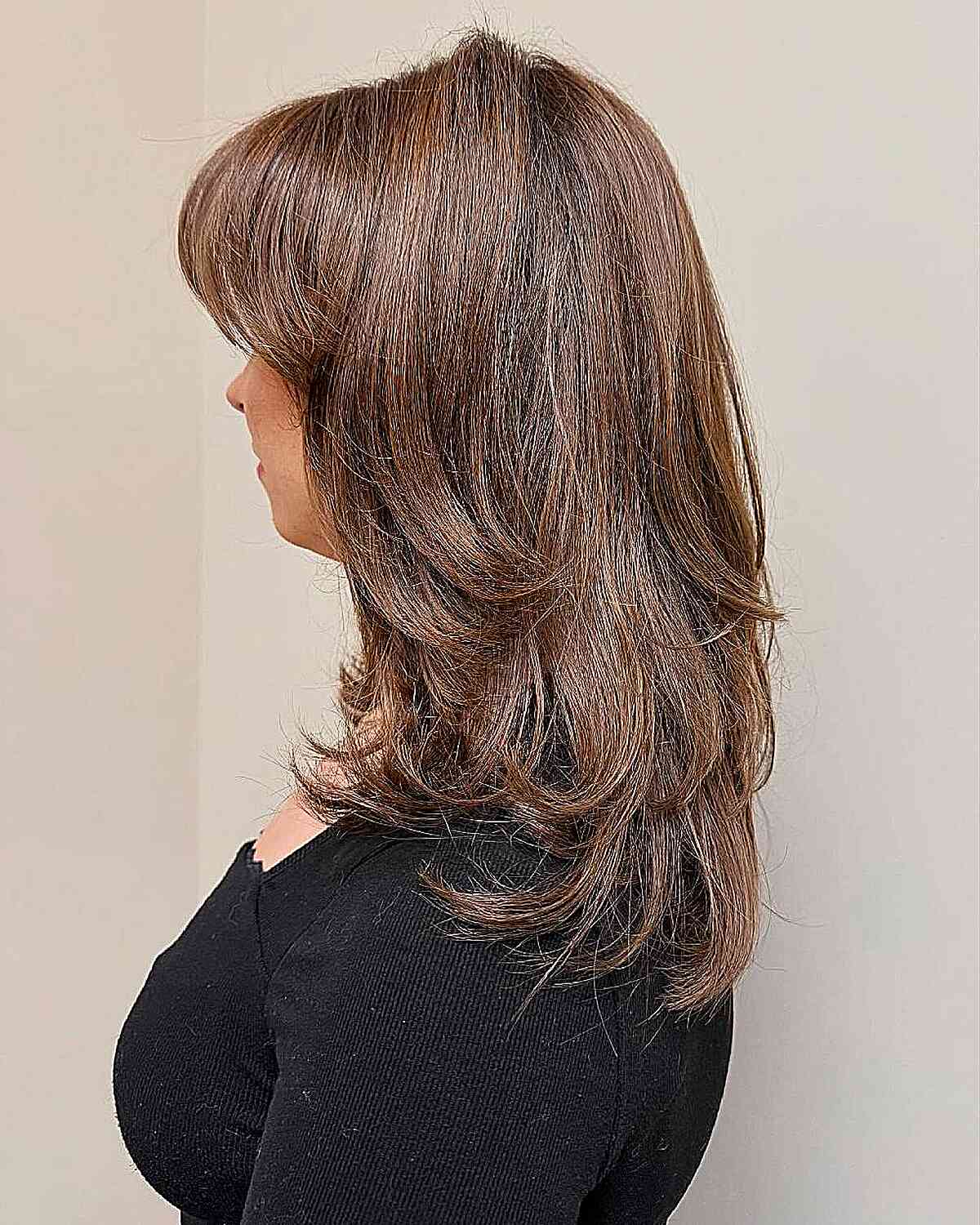 Textured Layered Cut with Subtle Highlights