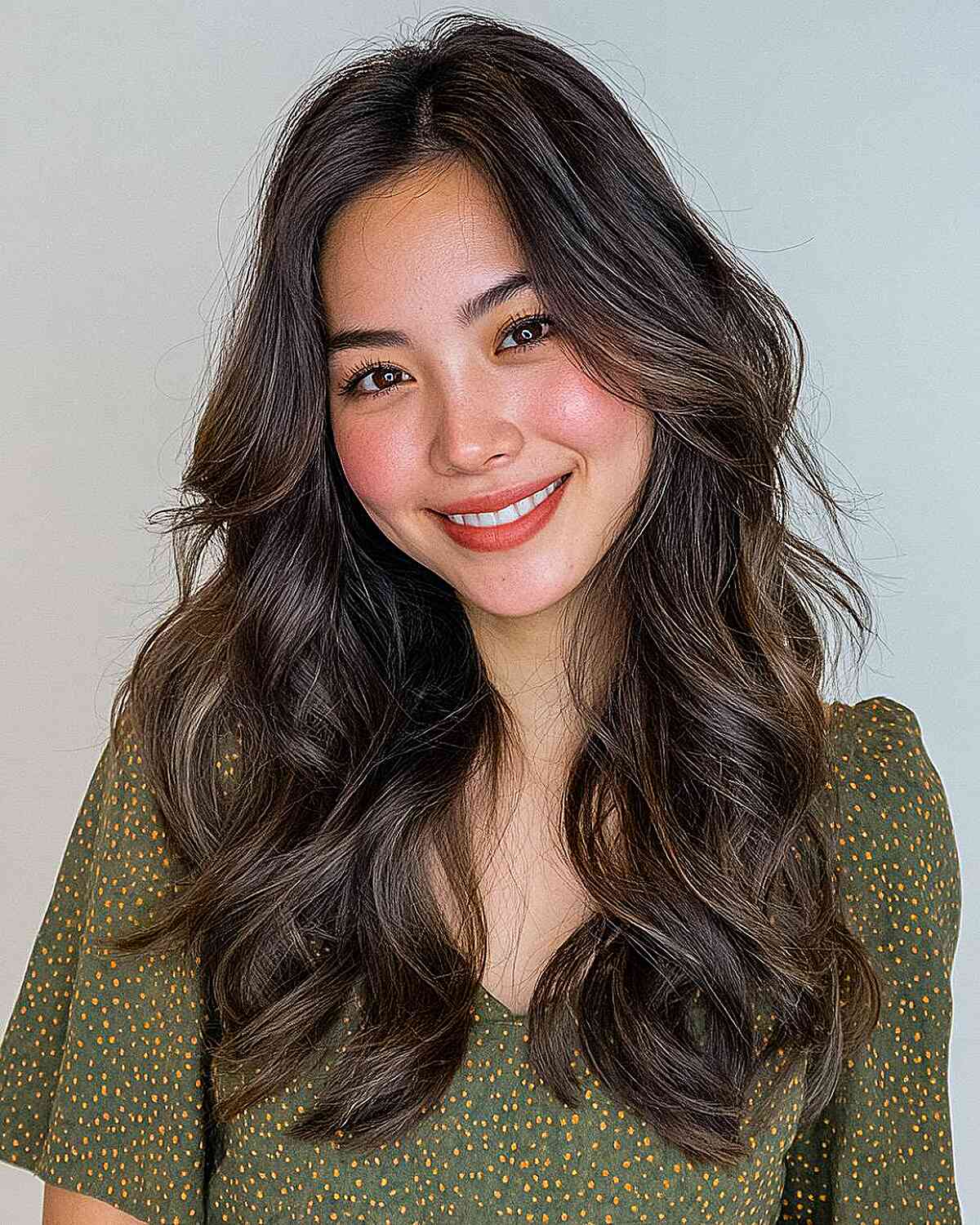 Soft Wavy Long Layers with Natural Highlights