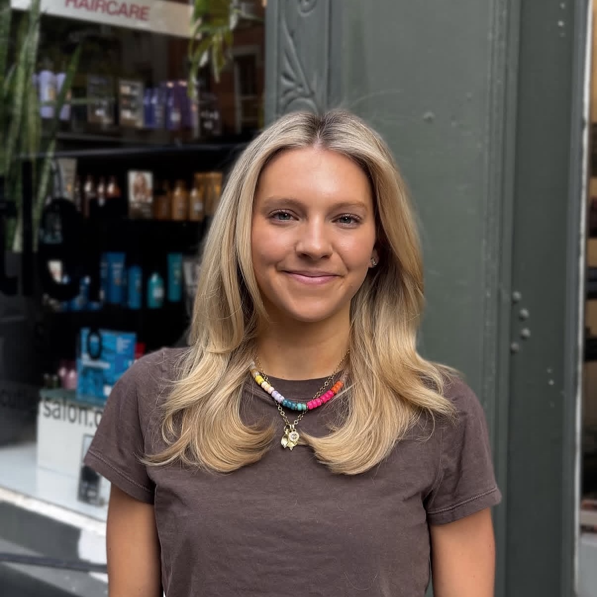 Effortless Mid-Length Blonde Layers