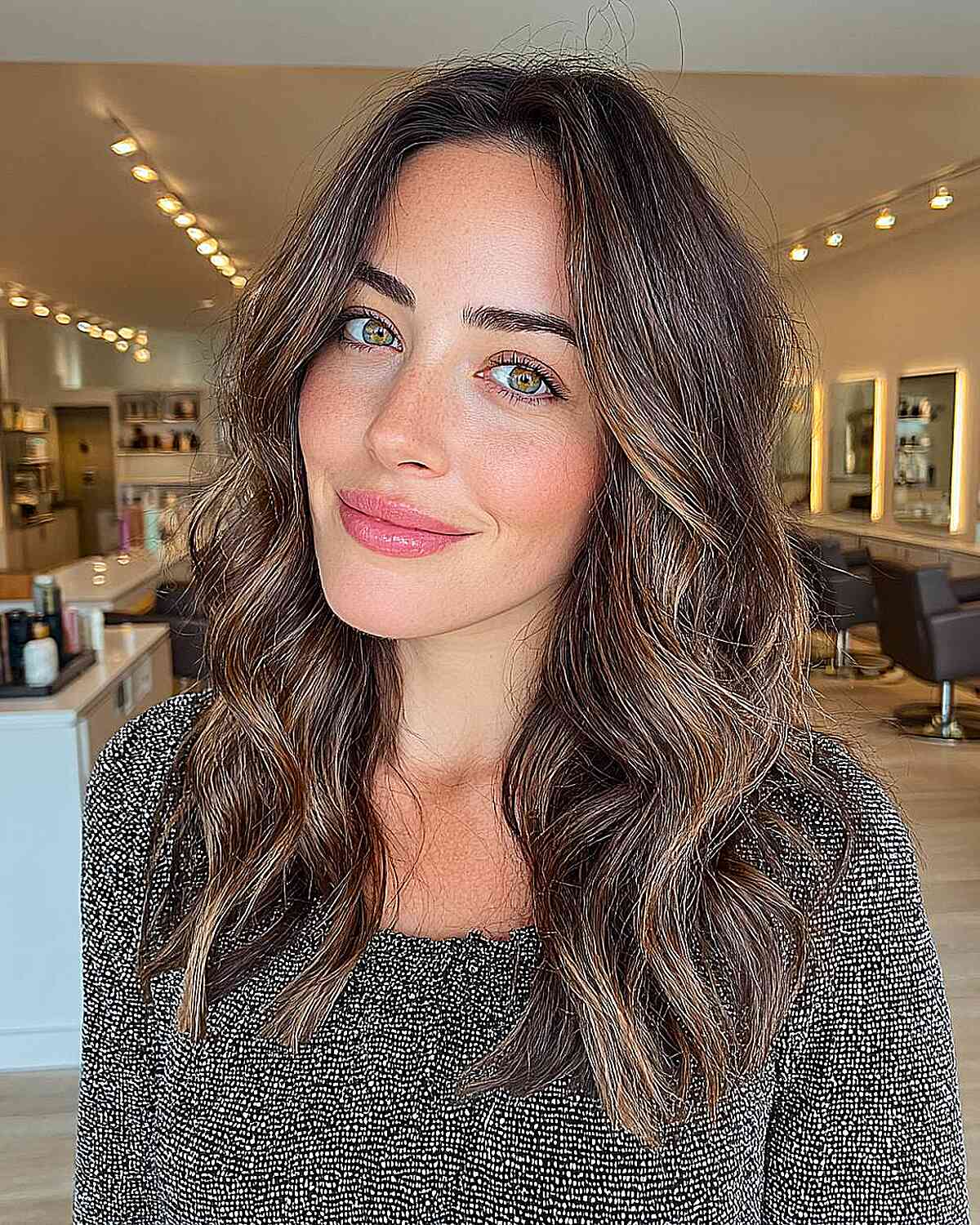 Effortlessly Chic Wavy Lob