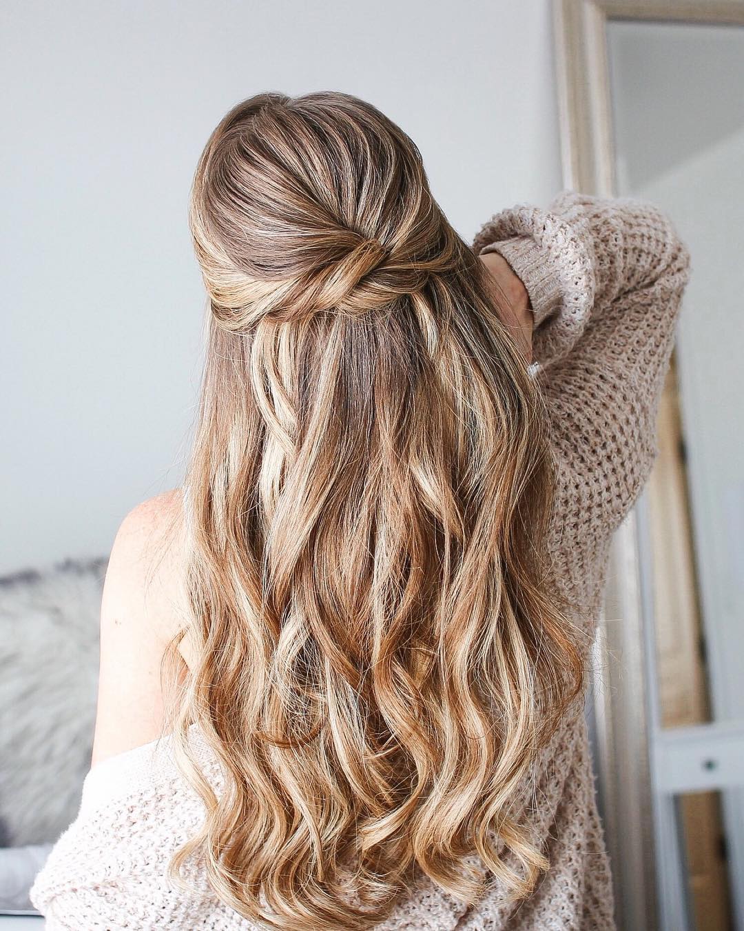 Effortless Tousled Waves with Simple Knot Half-Up