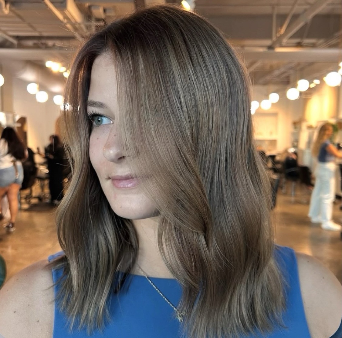 Subtle Ash-Brown Mid-Length with Soft Layers
