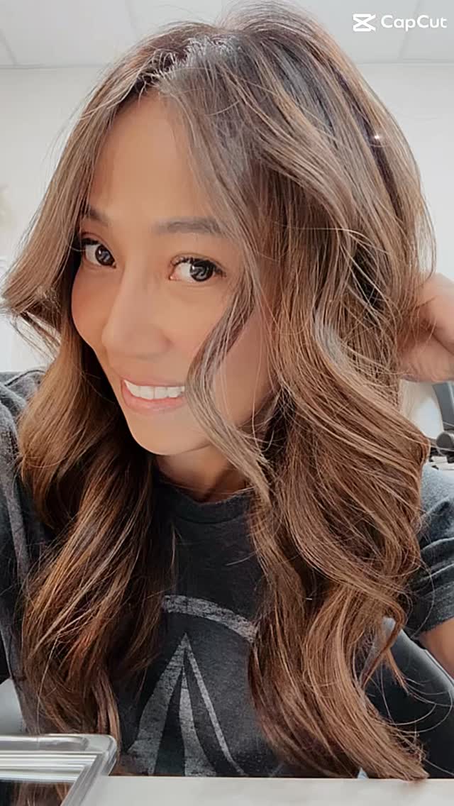Subtle Mocha-Bronde Waves with Soft Balayage
