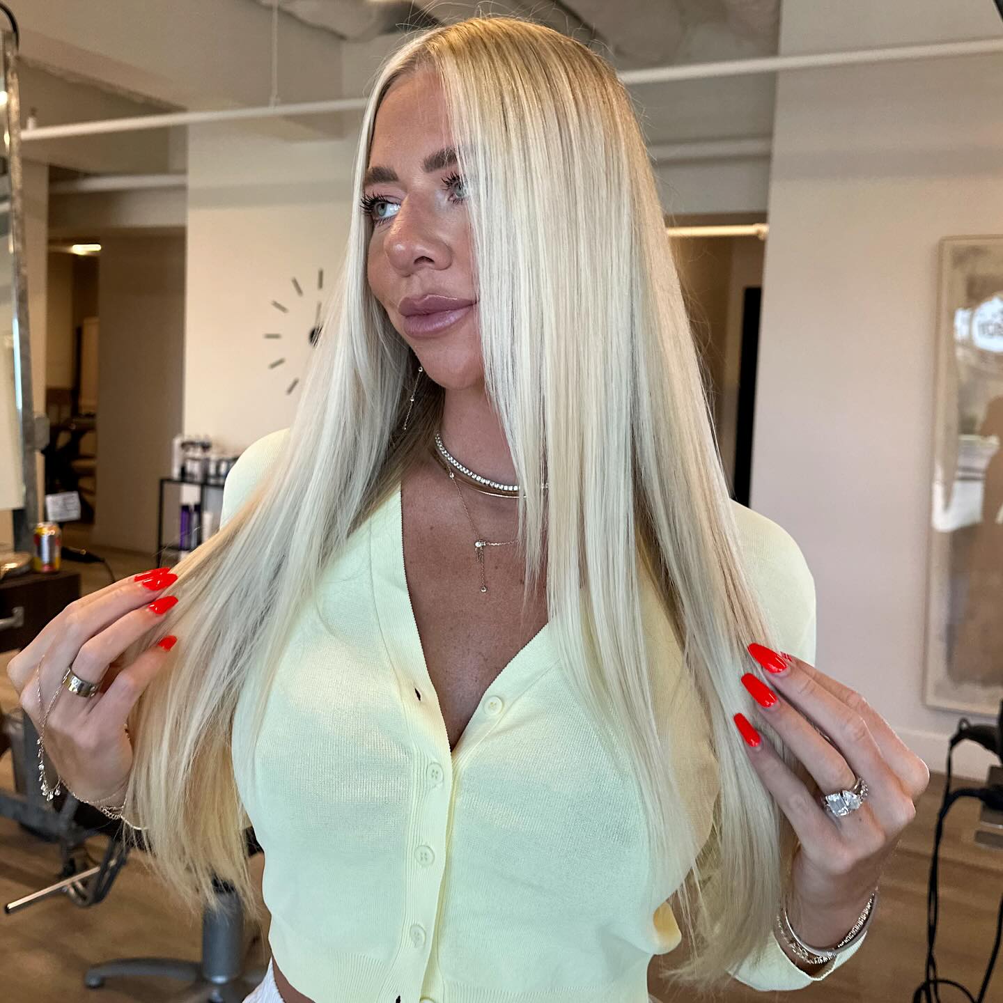 Platinum Sleek Straight Cut with Natural Root Fade