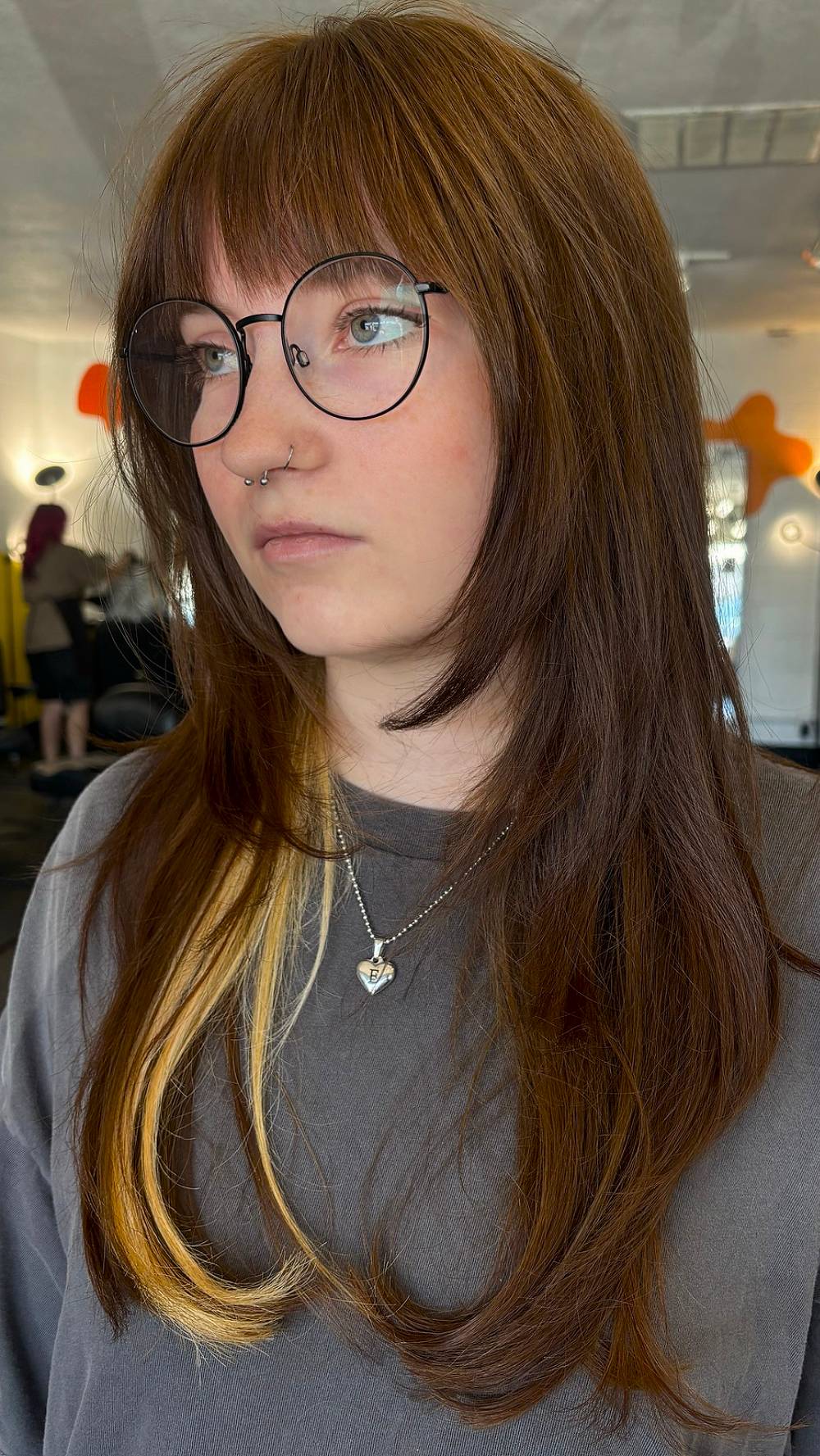 Chic Long Layered Hair with Bold Blonde Accent