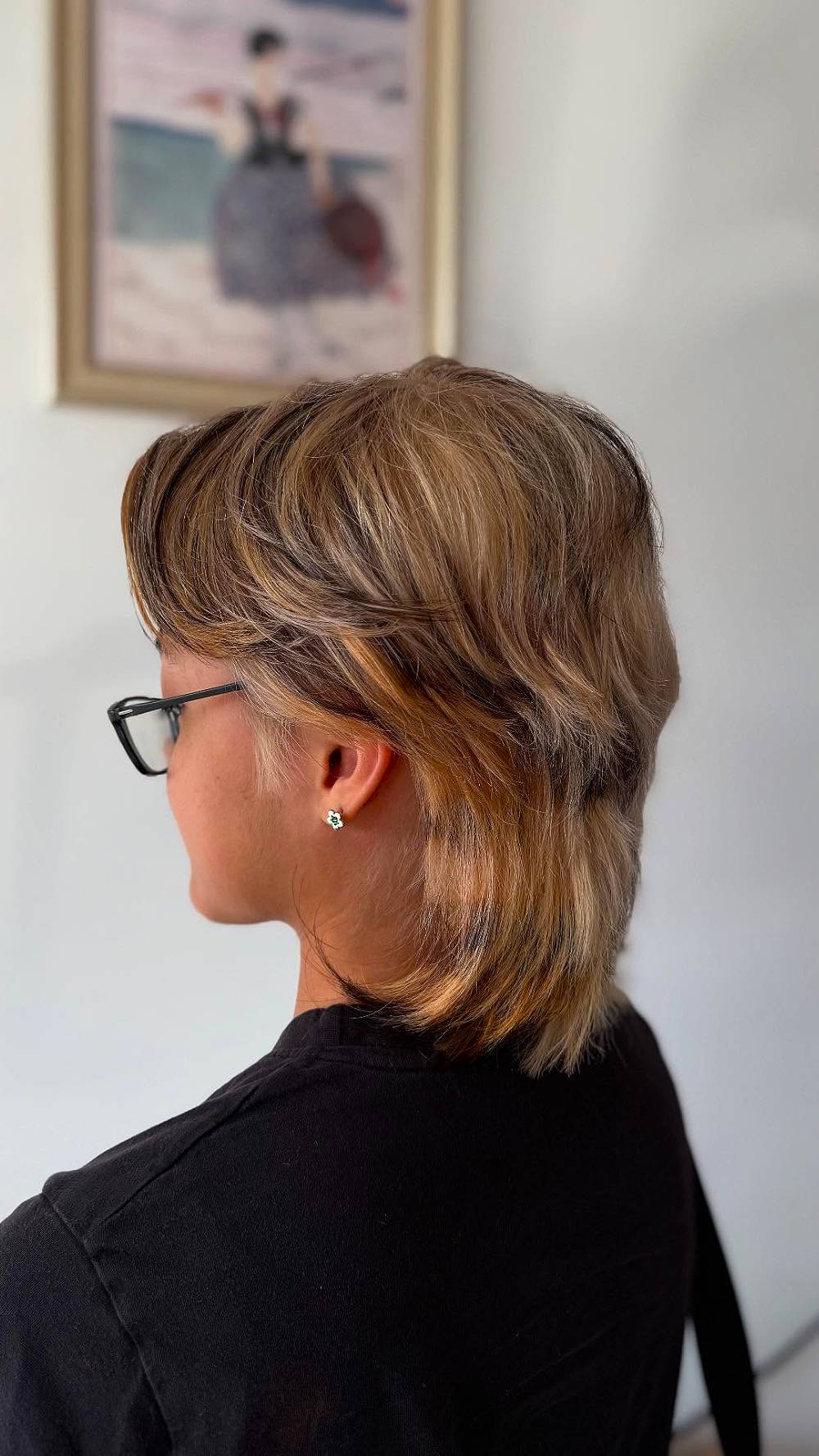 Textured Mid-Length Shag with Subtle Highlights