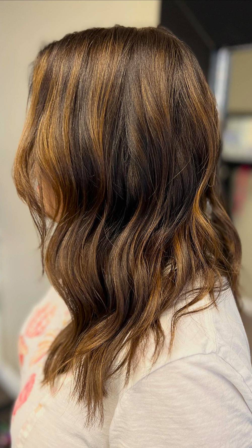 Warm Chocolate Waves with Subtle Caramel Highlights