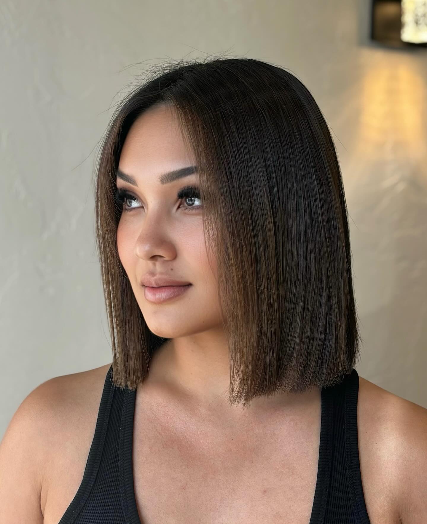 Chic Blunt Bob with Subtle Highlights