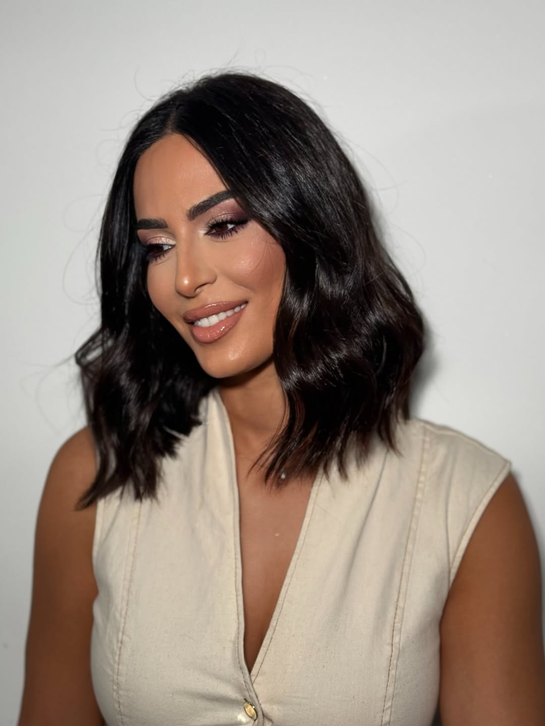 Glossy Brunette Waves with Soft Ends