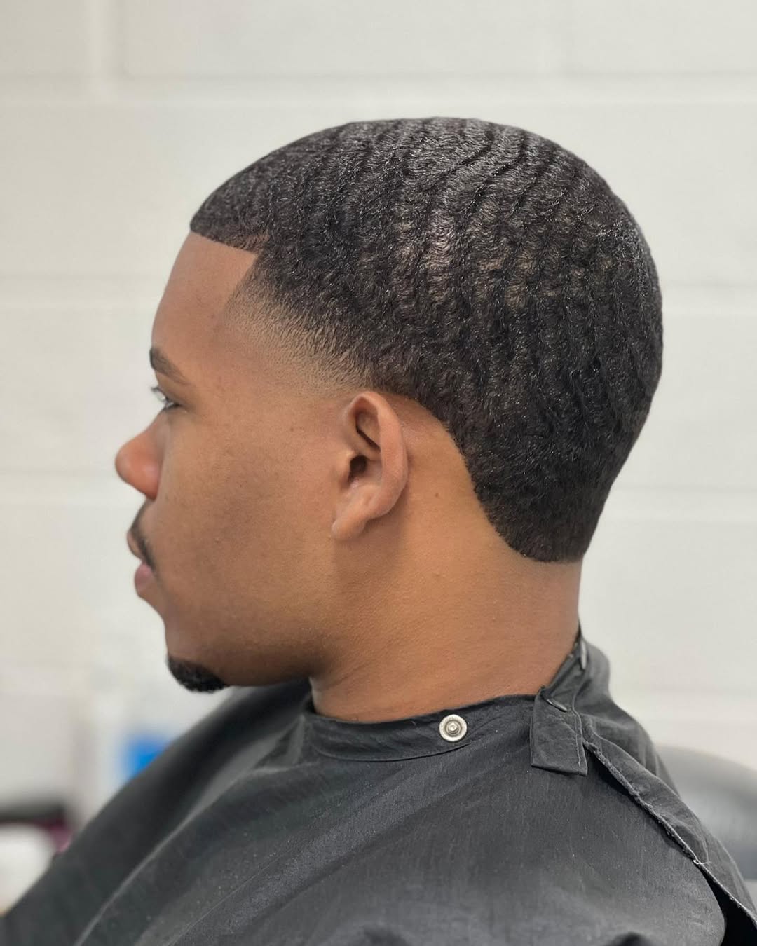 Sleek High Taper with Precise Hairline