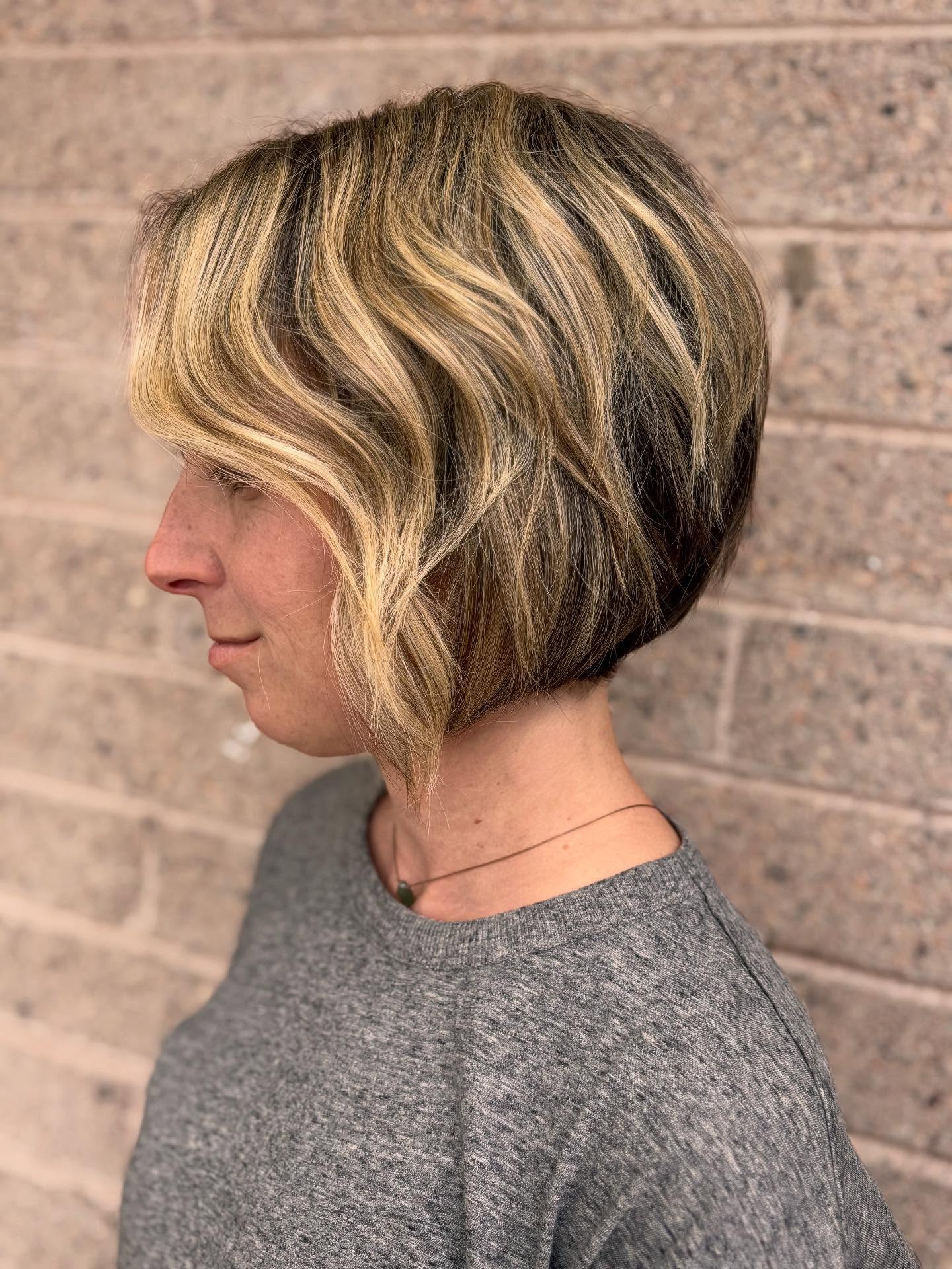 Blonde-and-Brunette-Tousled-Bob
