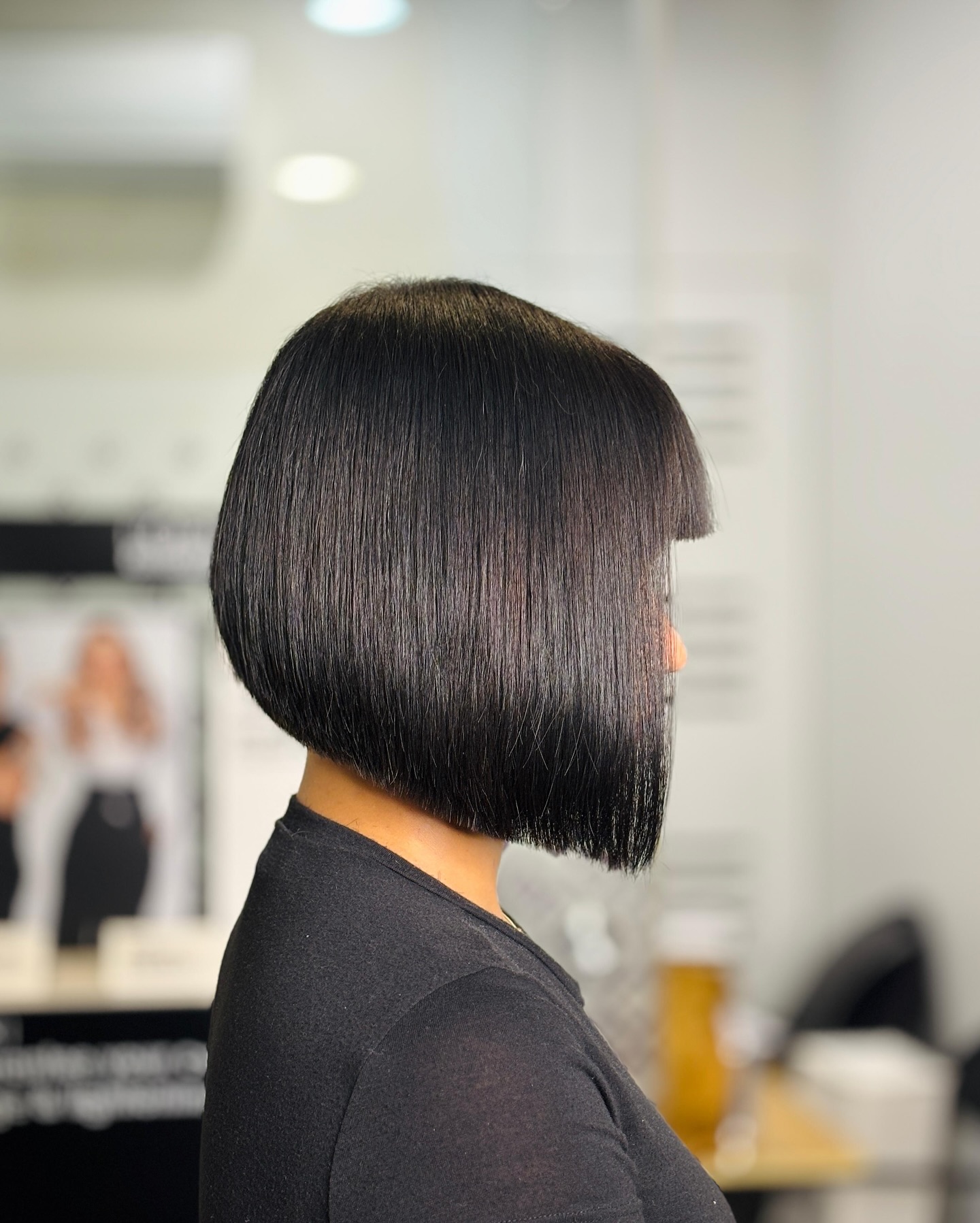 Chic Blunt Inverted Bob with Textured Bangs