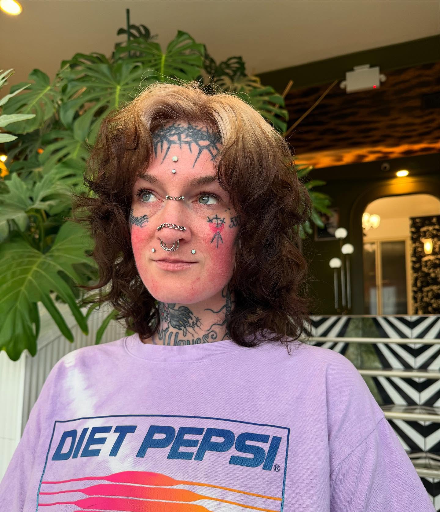 Chic Chestnut Waves with Soft Fringe